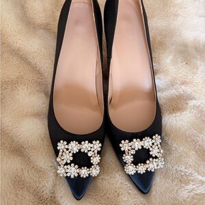 Elegant Black Satin Women's Shoes with Embellished Detail